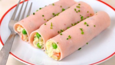 Receta de rollitos de jamón york con ensaladilla de gambas 2