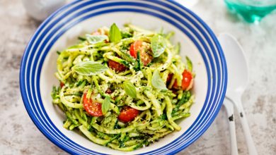 Receta de ensalada de espaguetis con aguacate y gambas 6