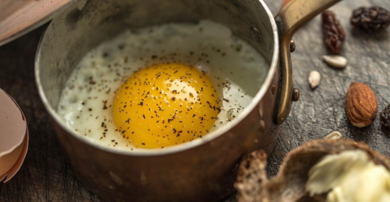 Receta de Huevos cocotte con queso y frutos secos 1