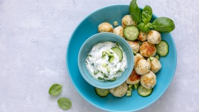 Receta de albóndigas de pollo con salsa de cebolla y yogur 6