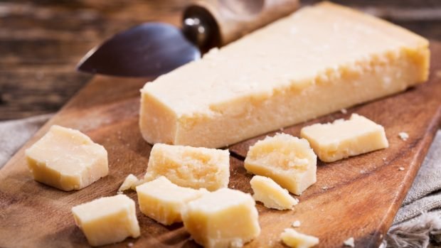 Focaccia de queso y hierbas provenzales, una receta de inicio saludable