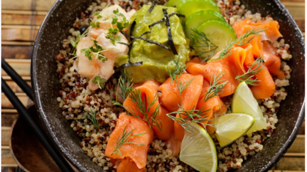 Receta de quinoa con salmón y aguacate 4