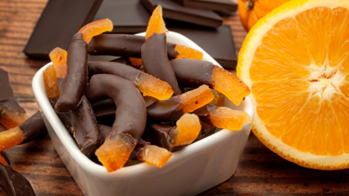 Tiras de naranja confitadas con chocolate 4