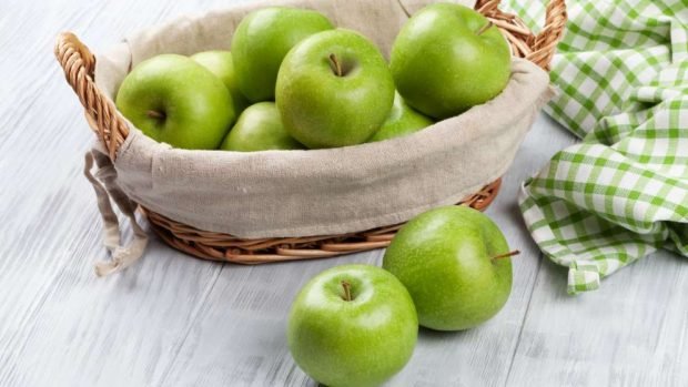 Manzanas asadas al microondas, la receta de postre saludable más rápida 