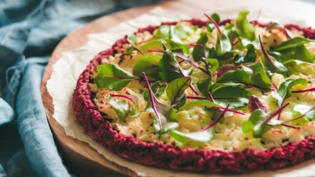 3 recetas de pizzas saludables con bases vegetales