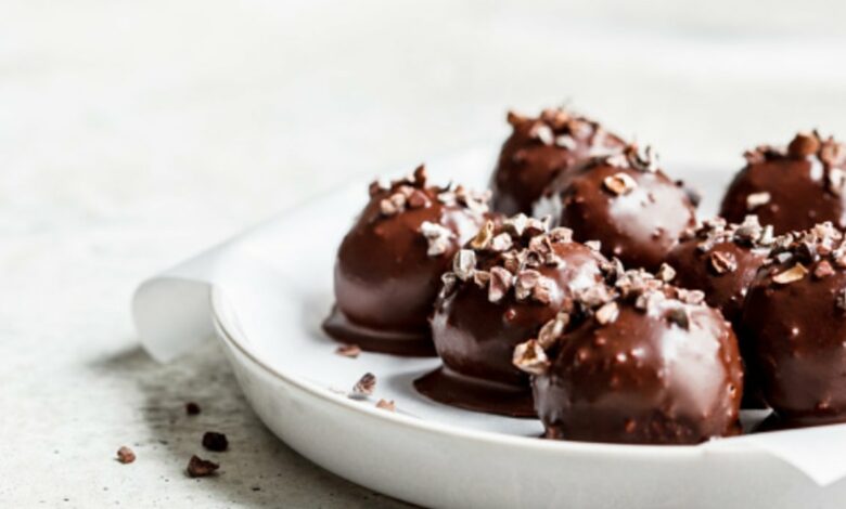 Toma nota de estas 4 recetas de bombones de chocolate para darte un capricho 1