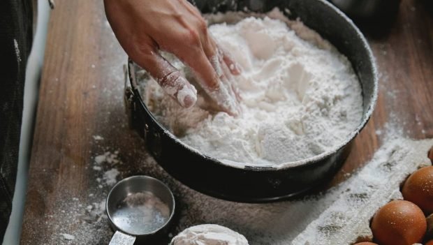Bizcocho de vainilla sin horno a la sartén, una receta casera de pastelería 2