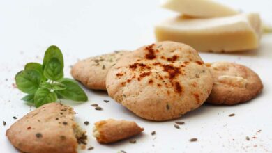 Galletas crackers integrales con hierbas, ligeras y aromáticas 9