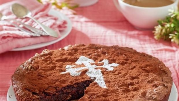 3 recetas originales para preparar un clásico pastel de Santiago