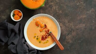 Gazpacho de melón con queso, receta original y diferente 9