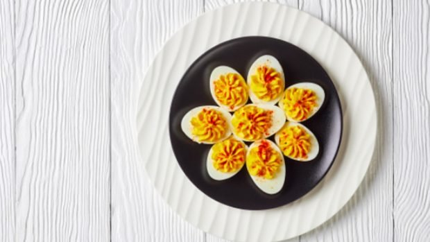 Las 5 recetas de huevos rellenos más refrescantes, originales y deliciosas del verano 3