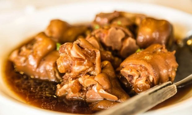 Las 5 mejores recetas de manitas de cerdo, un plato de abuela para disfrutar