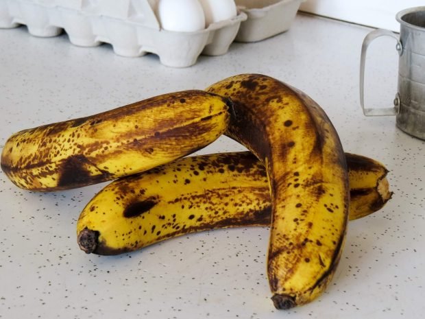 Receta del pastel de plátano más fácil del mundo de preparar con solo 2 ingredientes