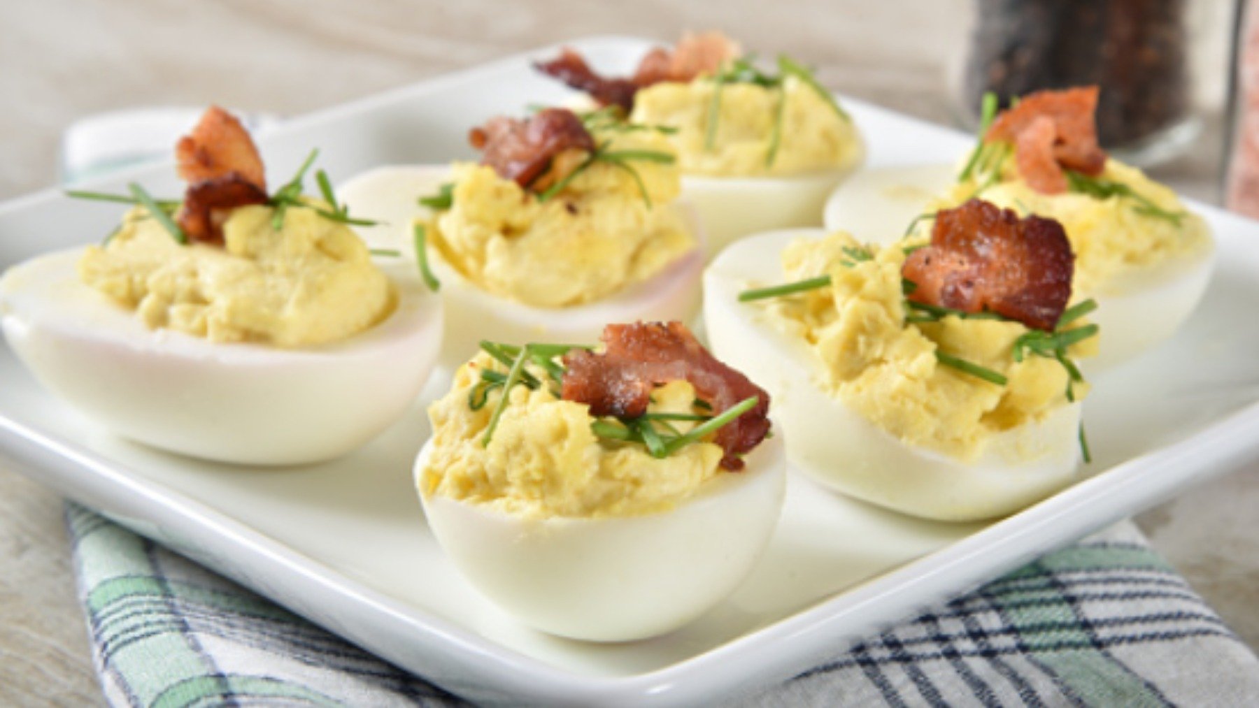 Las 5 recetas de huevos rellenos más refrescantes, originales y deliciosas del verano 6