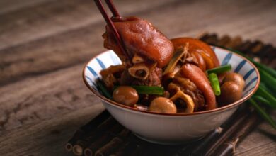 Las 5 mejores recetas de manitas de cerdo, un plato de la abuela para disfrutar 11