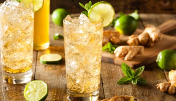 Cóctel de jengibre, lima y cava, receta de la bebida más saludable del verano