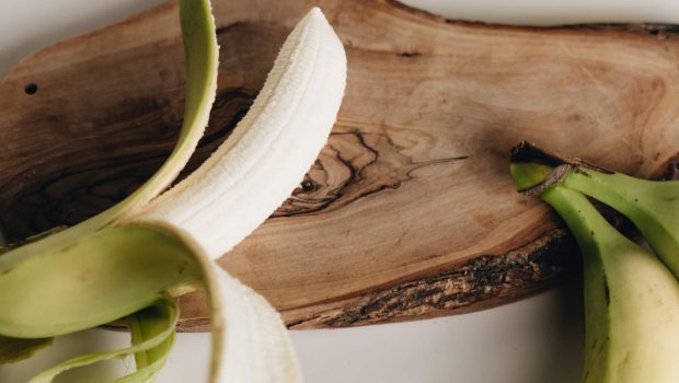 Bizcocho de yogur y plátano, receta rápida para un postre saludable