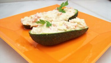 Aguacates rellenos con nueces y gorgonzola 3