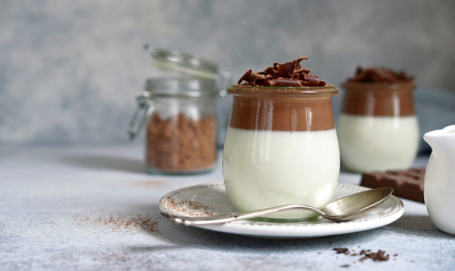 Gelatina de chocolate vegana, receta de postre ligero con 3 ingredientes 4
