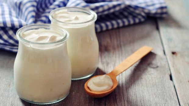 Flan de yogur y coco, una receta de postre fácil de preparar
