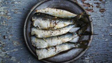 Sardinas asadas con ajo y perejil al microondas, receta rápida y saludable 4