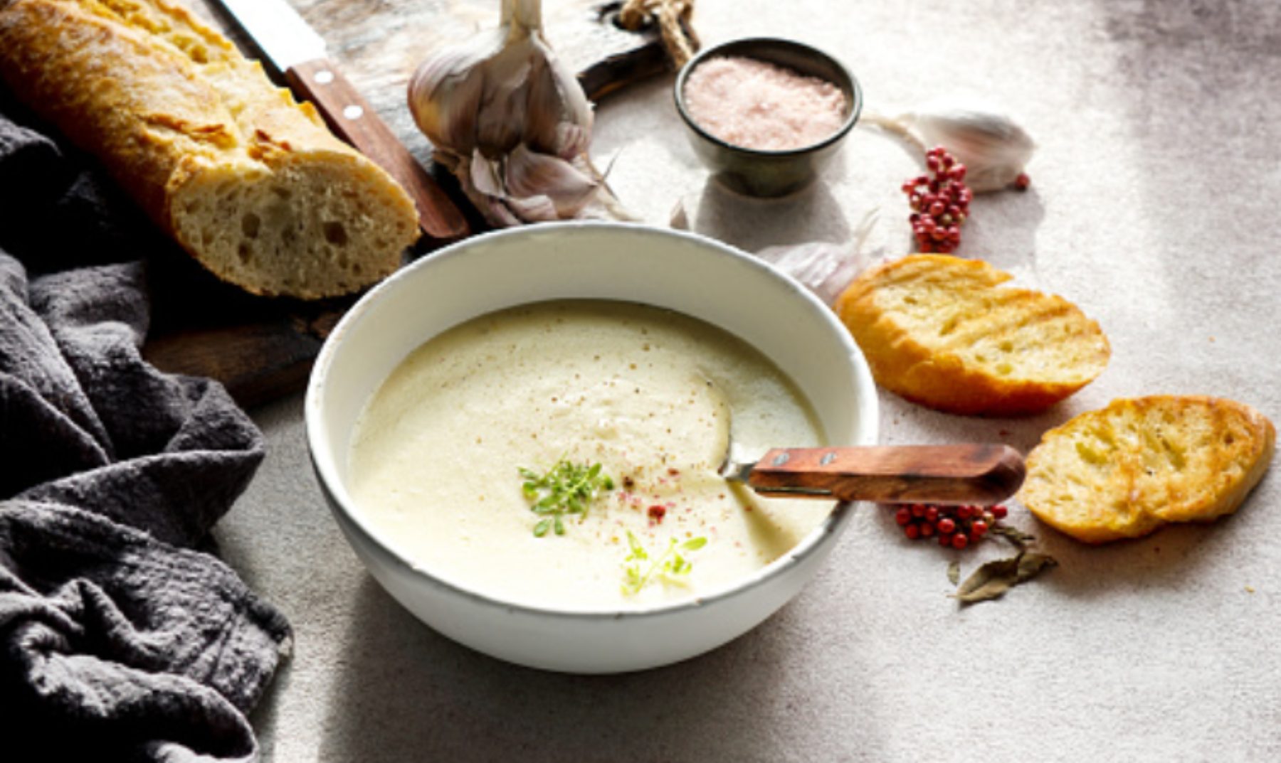 Sopa de ajo al microondas, receta de la abuela fácil de preparar en 5 minutos 4