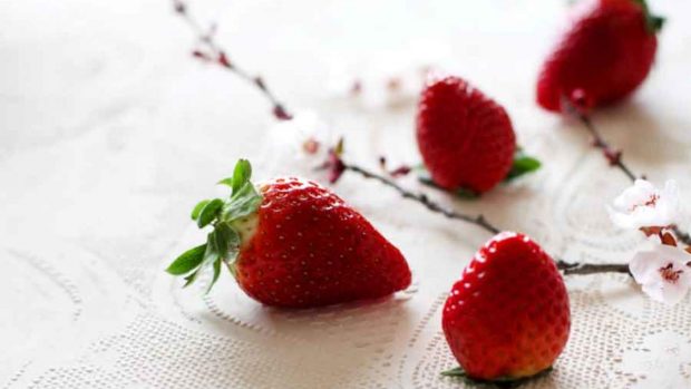 Crema de fresa, postre rápido y saludable con solo 3 ingredientes