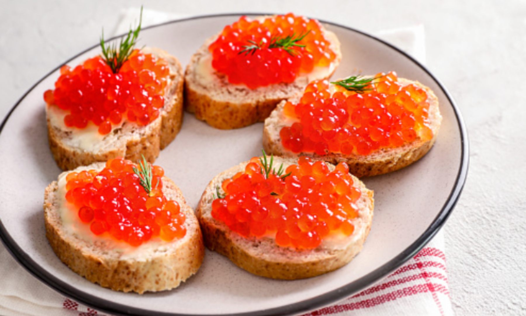 Caviar de tomate casero, receta para crear aperitivos de Navidad de lujo 4