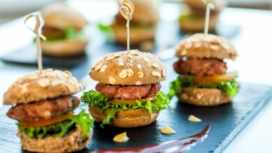 Minihamburguesas de salmón, receta de aperitivo o cena rápida con pescado 1