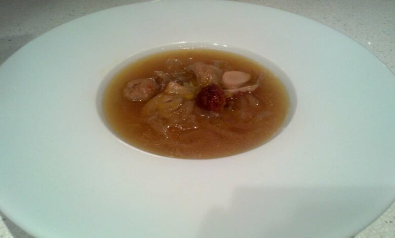 Sopa de cebolla asiática con salchicha 1