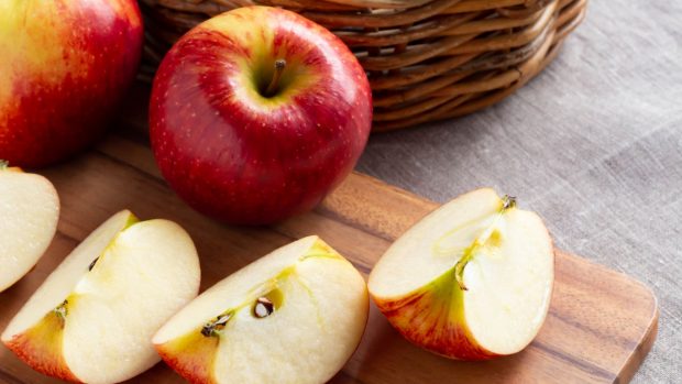 Flan de manzana, receta de postre sin gluten fácil de preparar