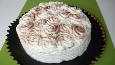 Tarta de tres leches cubierta de crema batida, receta keto 8