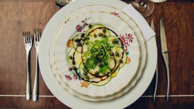 Carpaccio de pepino con salmón ahumado de forma casera 10