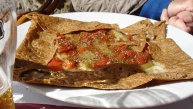 Receta de galette rústica con tomates confitados y salsa de queso 11