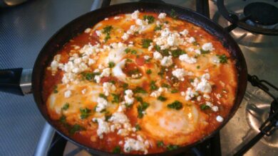 Shakshuka con garbanzos, espinacas y queso fresco 5