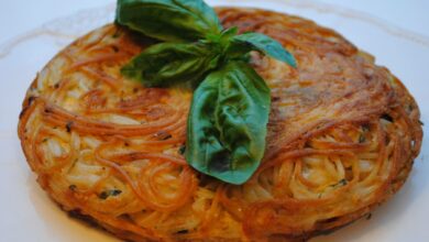 Tortilla de tallarines con tomate y alcaparras 4