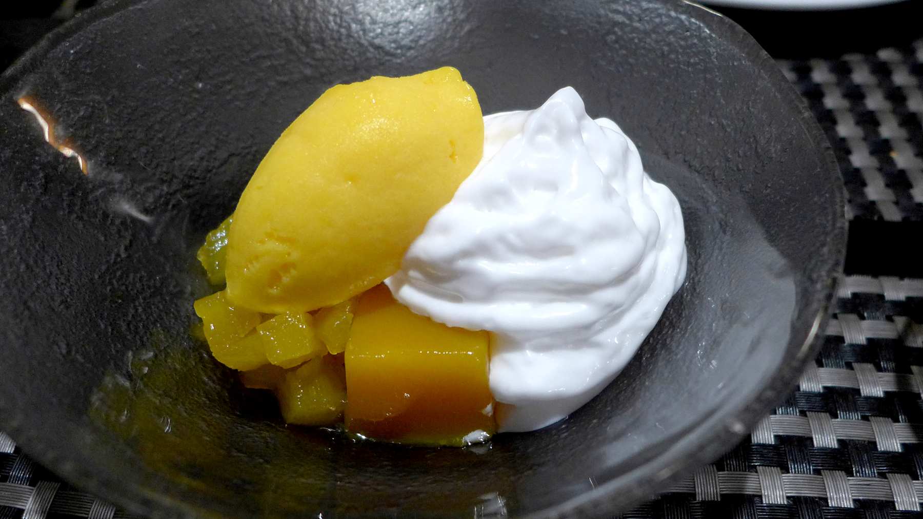 Espuma de mango y dulce de leche: receta de postres fáciles 4