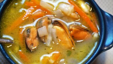 Receta de sopa casera especiada de fideos con mejillones 4