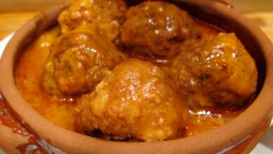 Albóndigas en hojaldre con salsa de tomate casera 9