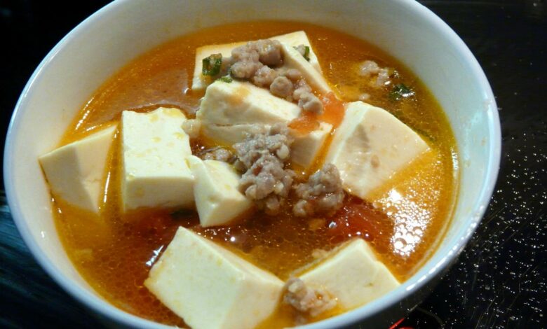 Sopa casera de tofu con peineta de almendras 1
