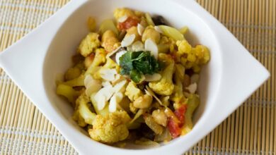 Receta india de garbanzos con coliflor 10