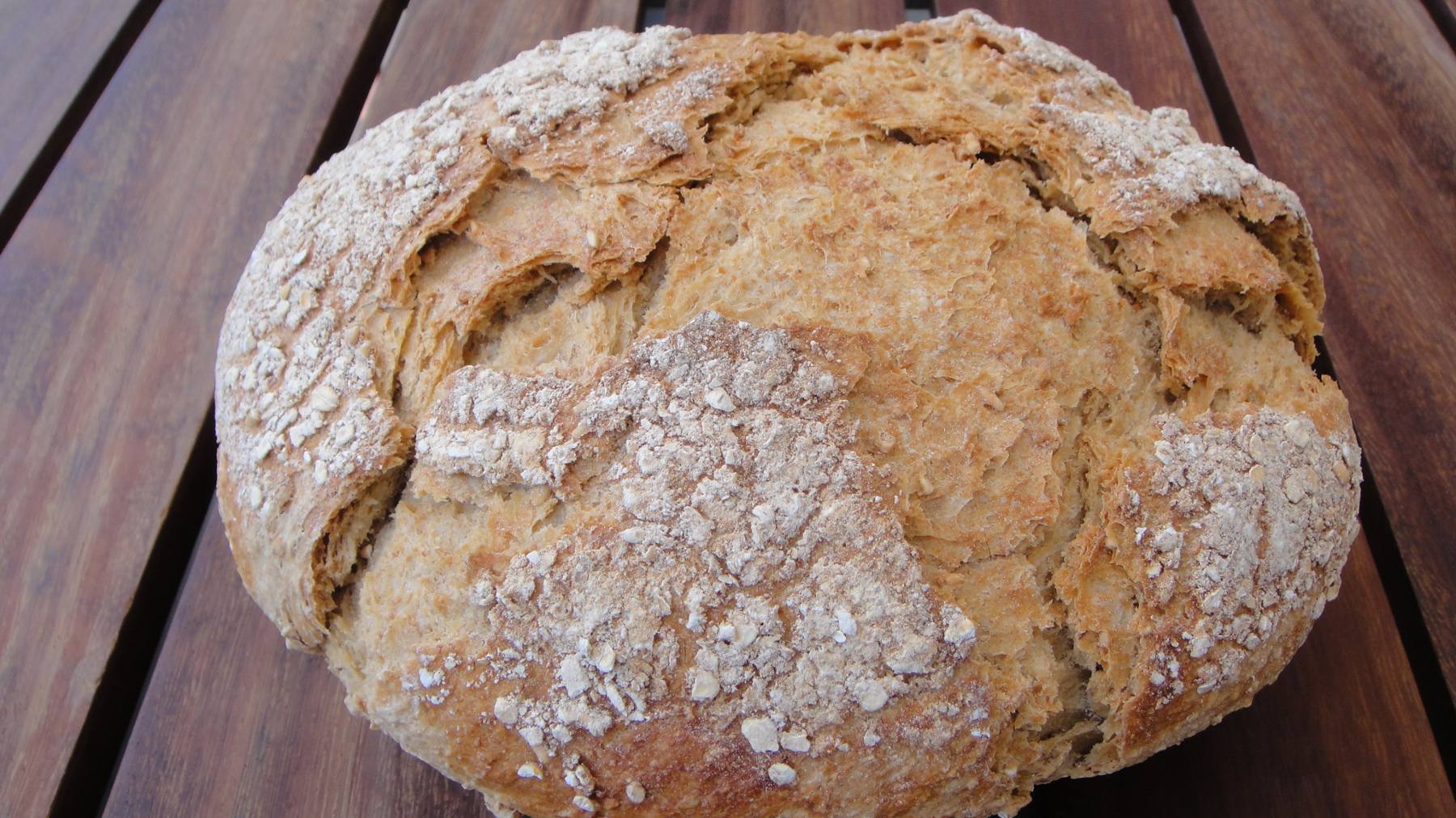 Pan casero con avena y anís en grano 4