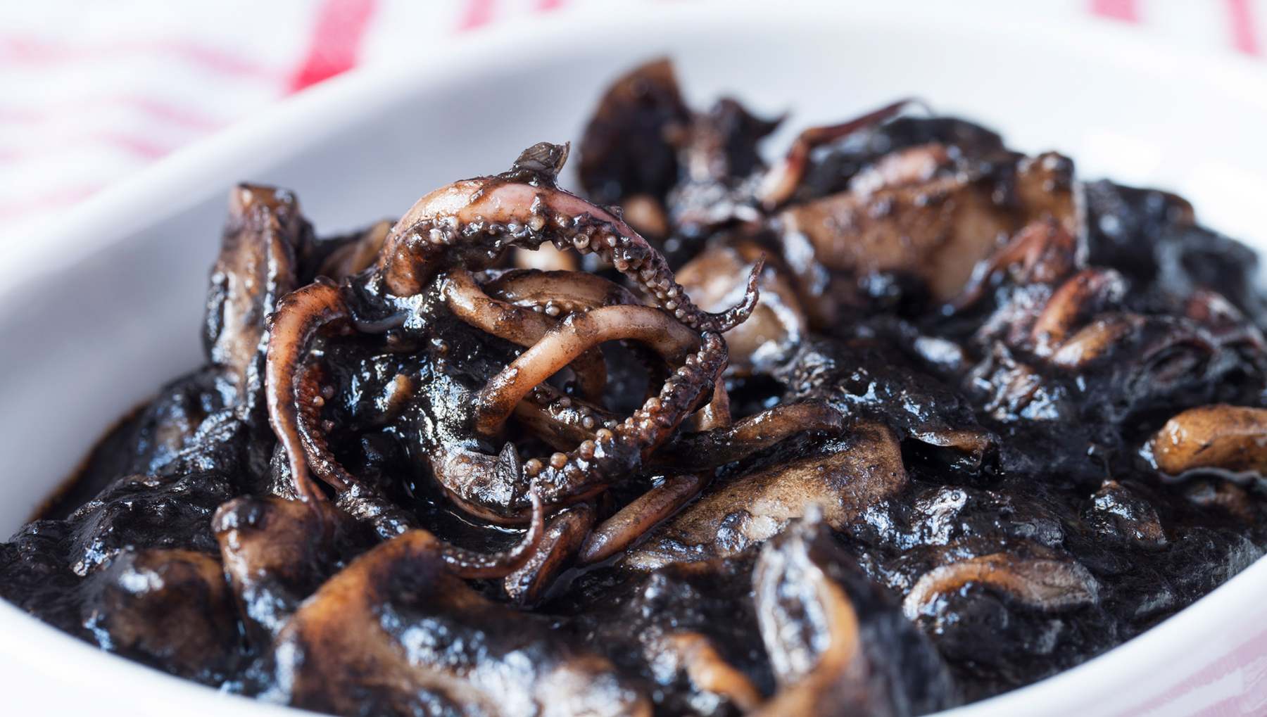 Calamares en su tinta con sobrasada, una deliciosa combinación 4