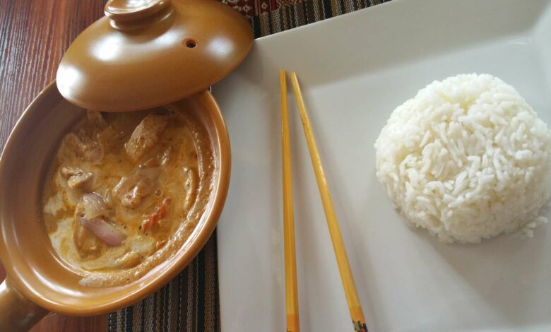 Curry de pollo y coco con salsa de anacardos 1