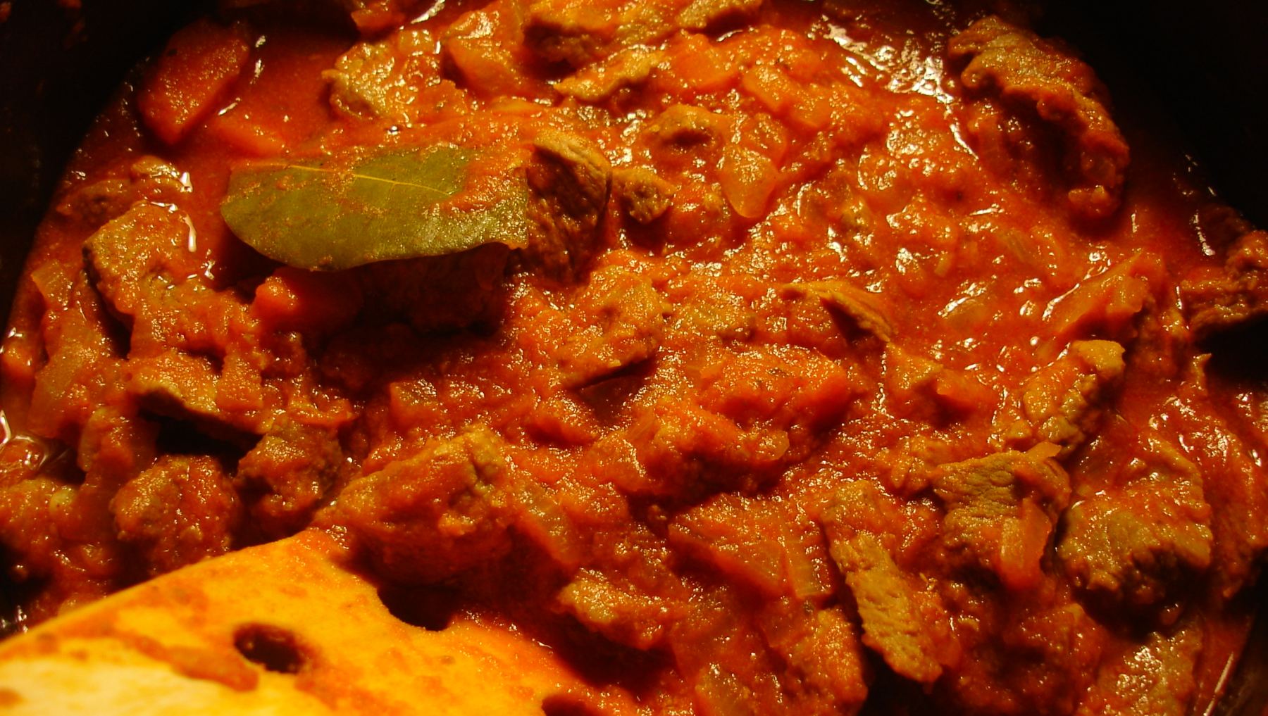 Prueba este guiso casero de carne con tomate 4