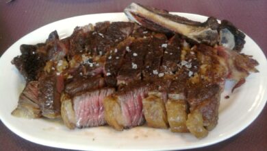 Chuletón de ternera con salsa de tomate y albahaca 5