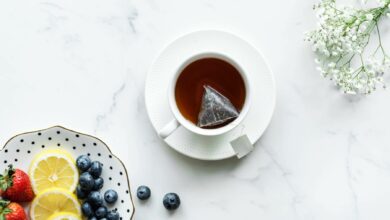 Cómo hacer una taza de té de frutas congeladas 4