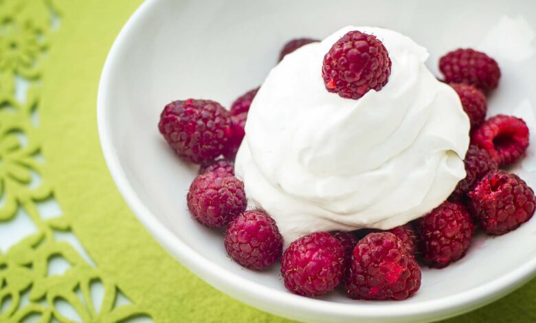Sorbete de yogurt griego con frutas tropicales 1