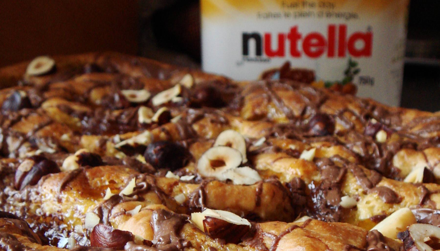 Pizza de Nutella y almendras 4