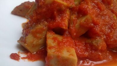 Seitán con salsa de tomate y aceitunas 3